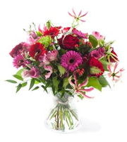 Charming Pink/Red Bouquet - Exclusive Vase