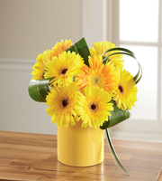 The FTD� Sunny Surprise� Bouquet