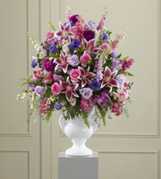 The FTD� Peaceful Tribute� Arrangement